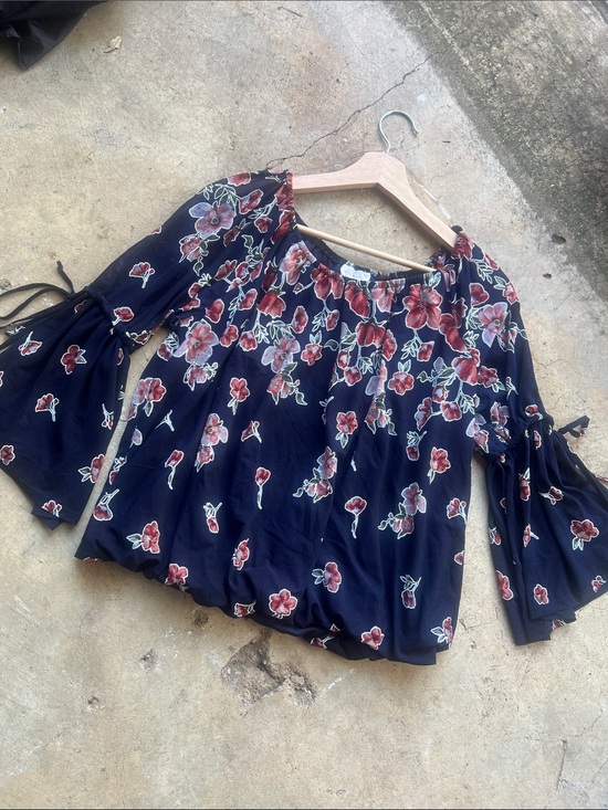 Tops - Women’s Floral Peasant Top - Black with Red Flowers